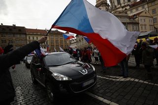 Odpůrce roušek a antivaxer ve vazbě. Podle soudu se vyhýbal trestnímu stíhání - Seznam Zprávy